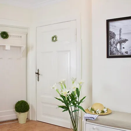 Strandnahe Mit 3 Schlafzimmern Und Balkon, Vergissmeinnicht 02, Apartamento Binz